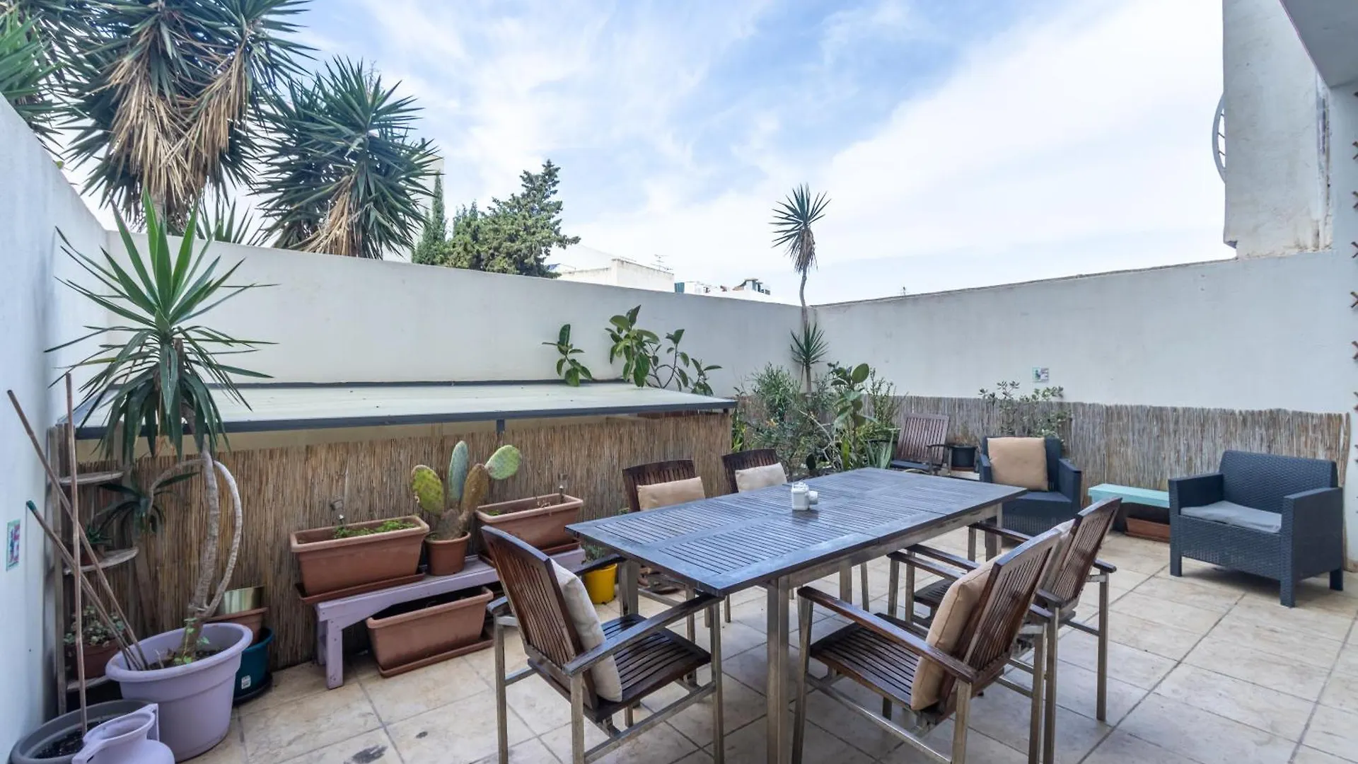 Spacious And Stylish Apartment Saint Julian's