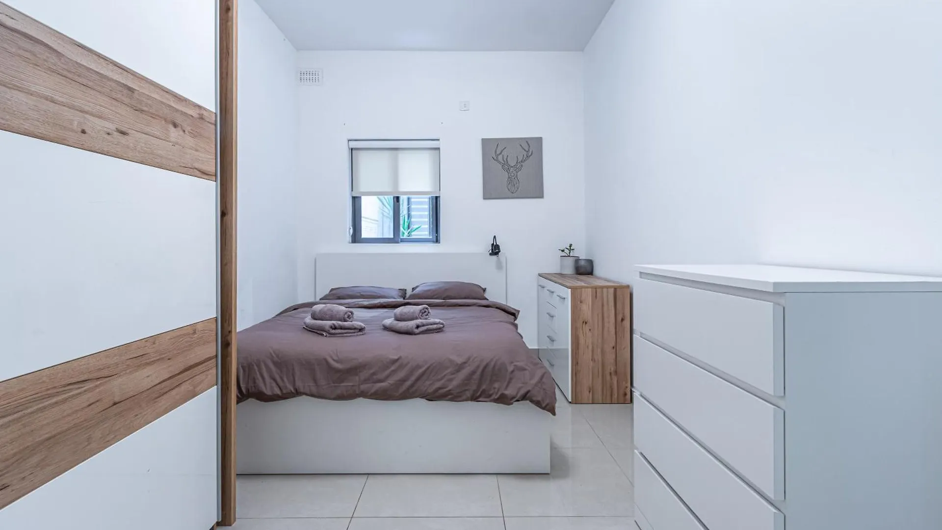 Spacious And Stylish Apartment Saint Julian's