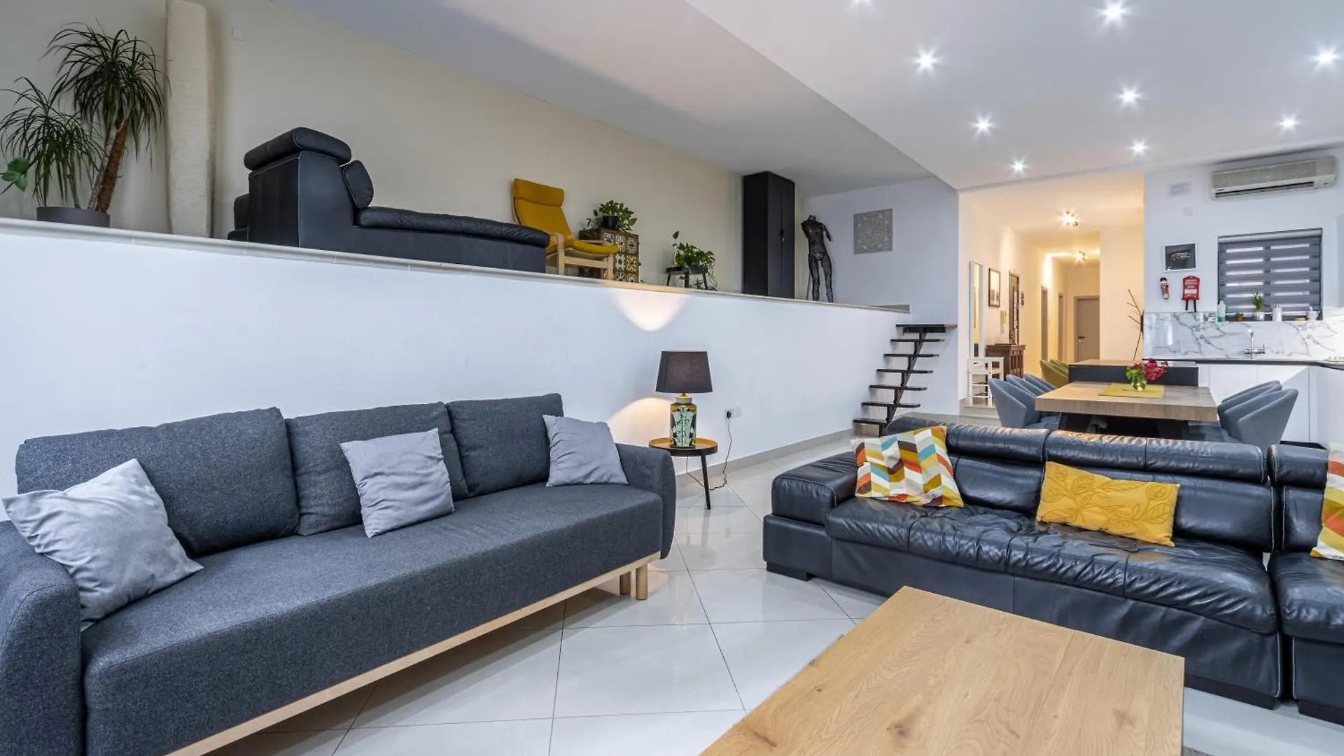 Spacious And Stylish Apartment Saint Julian's