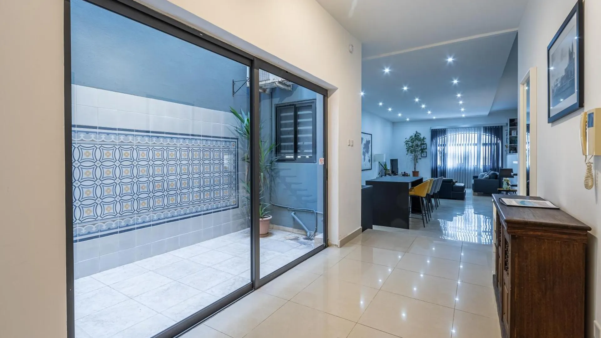 Spacious And Stylish Apartment Saint Julian's