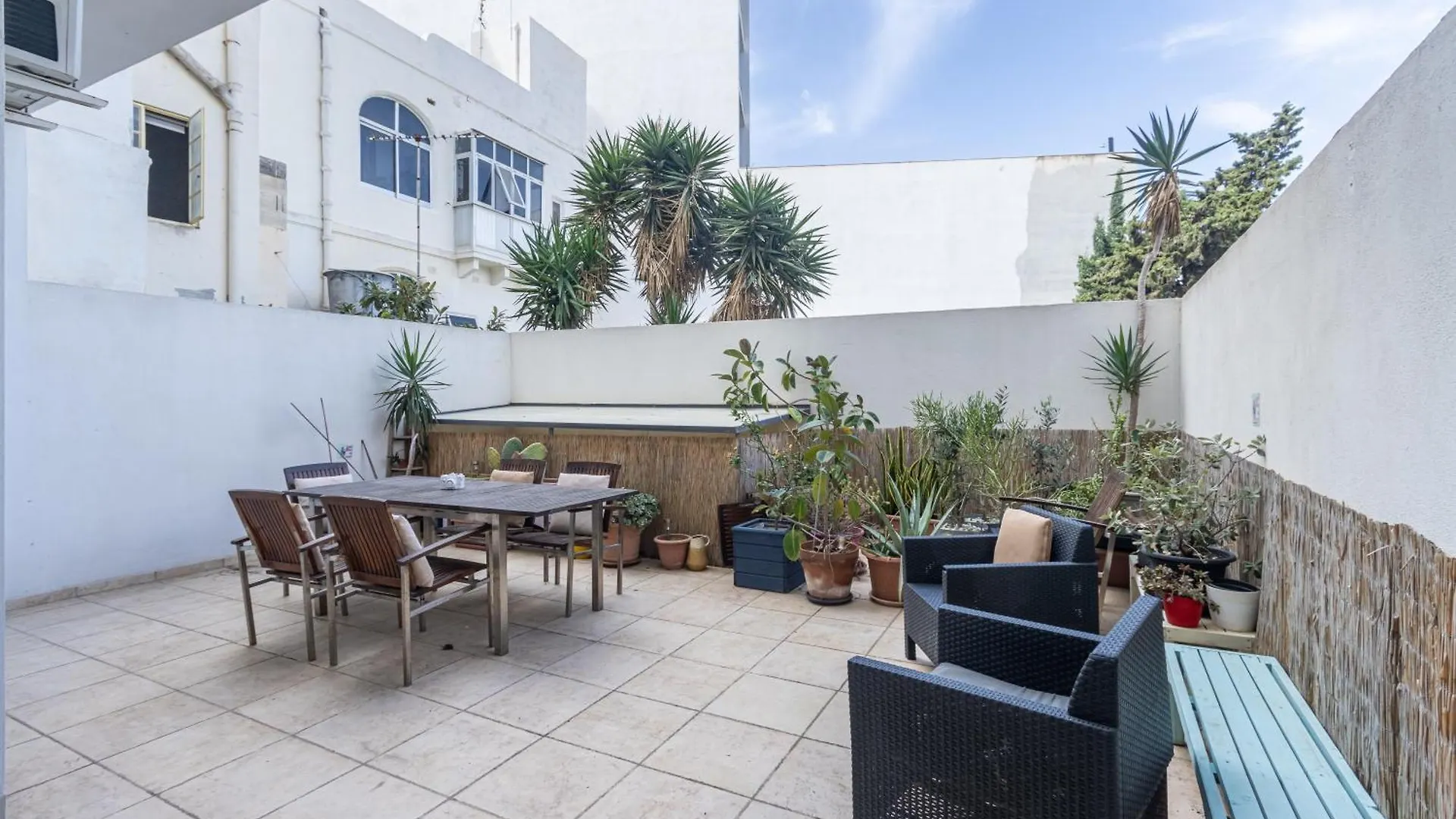 Spacious And Stylish Apartment Saint Julian's