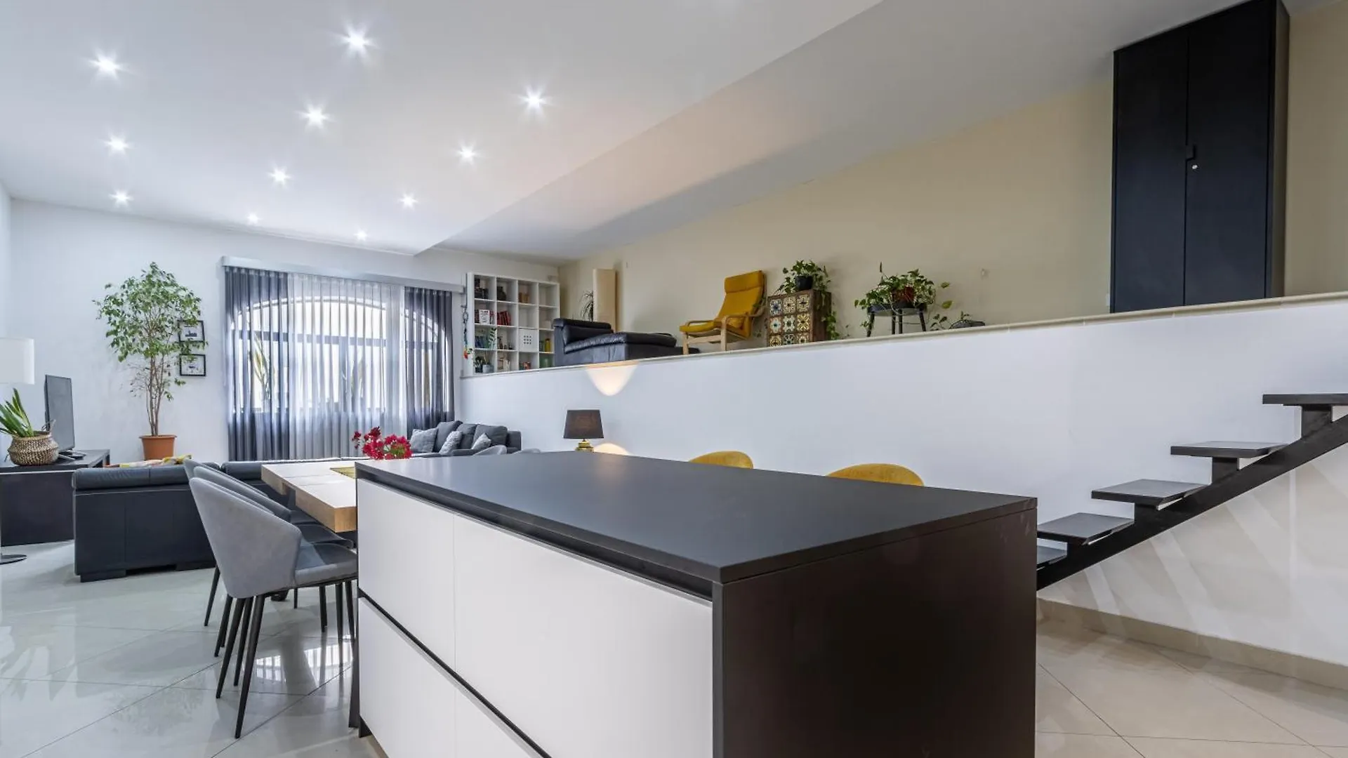 Spacious And Stylish Apartment Saint Julian's Malta